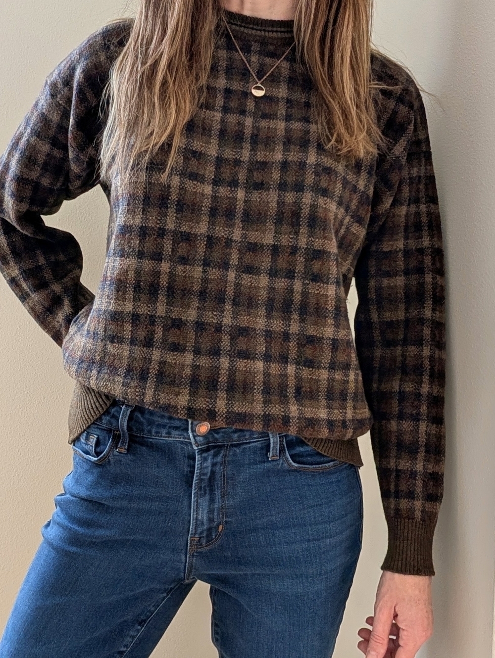 Vintage Plaid Patterned Knit Crewneck Sweater in Army Green/Navy